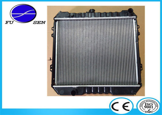 32MT Toyota Pickup Aluminum Radiator / Universal Aluminum Radiator High Heat Transfer